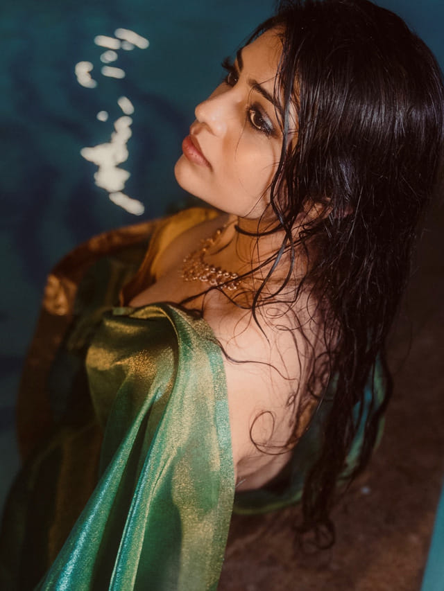 కవ్వించే కాటుక కళ్ళు.. మత్తెక్కించే మసూద వయ్యారం..