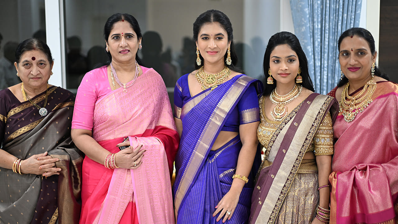 కాగా ప్రస్తుతం సినిమా ఇండస్ట్రీకి దూరంగా ఉన్న బండ్ల గణేశ్ త్వరలోనే మళ్లీ సినిమాలు చేయనున్నట్లు ప్రచారం జరుగుతోంది. దీనికి సంబంధించి త్వరలోనే అతను ఒక శుభవార్త చెప్పనున్నట్లు టాక్.