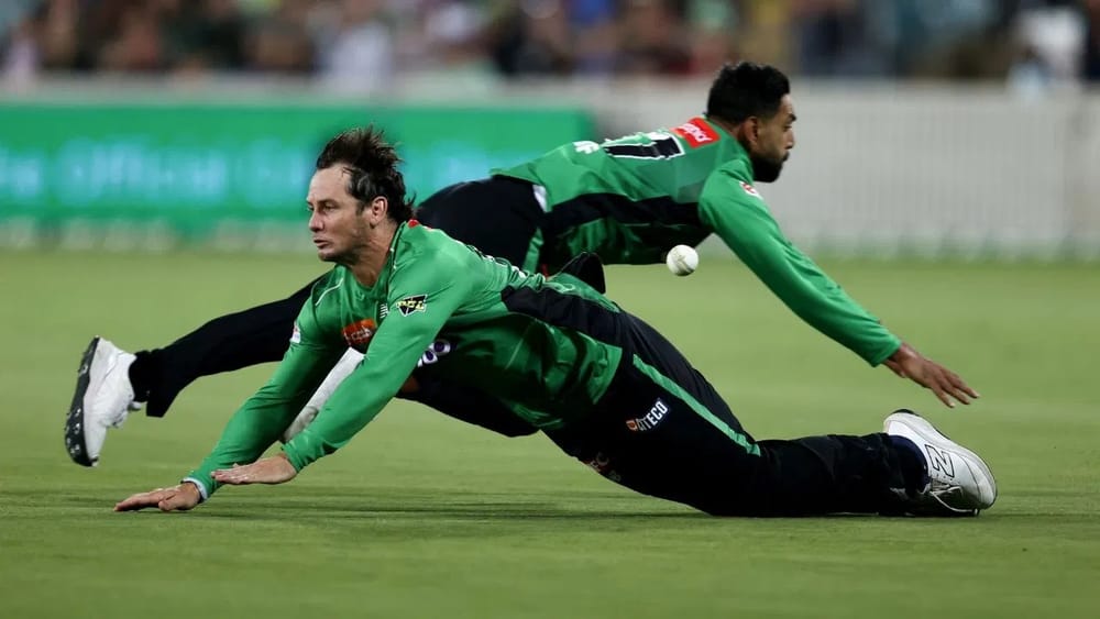 Viral Video : అబ్బా జర్రుంటే చచ్చిపోతుంటివి గదరా.. బిగ్ బాష్ లీగ్‌లో తప్పిన పెను ప్రమాదం..వీడియో వైరల్!