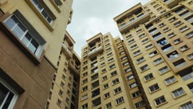 పక్కింటోళ్ల నోటి దూలపై రూ. 62లక్షల దావా..యువతికి నెటిజన్ల నీరాజనం