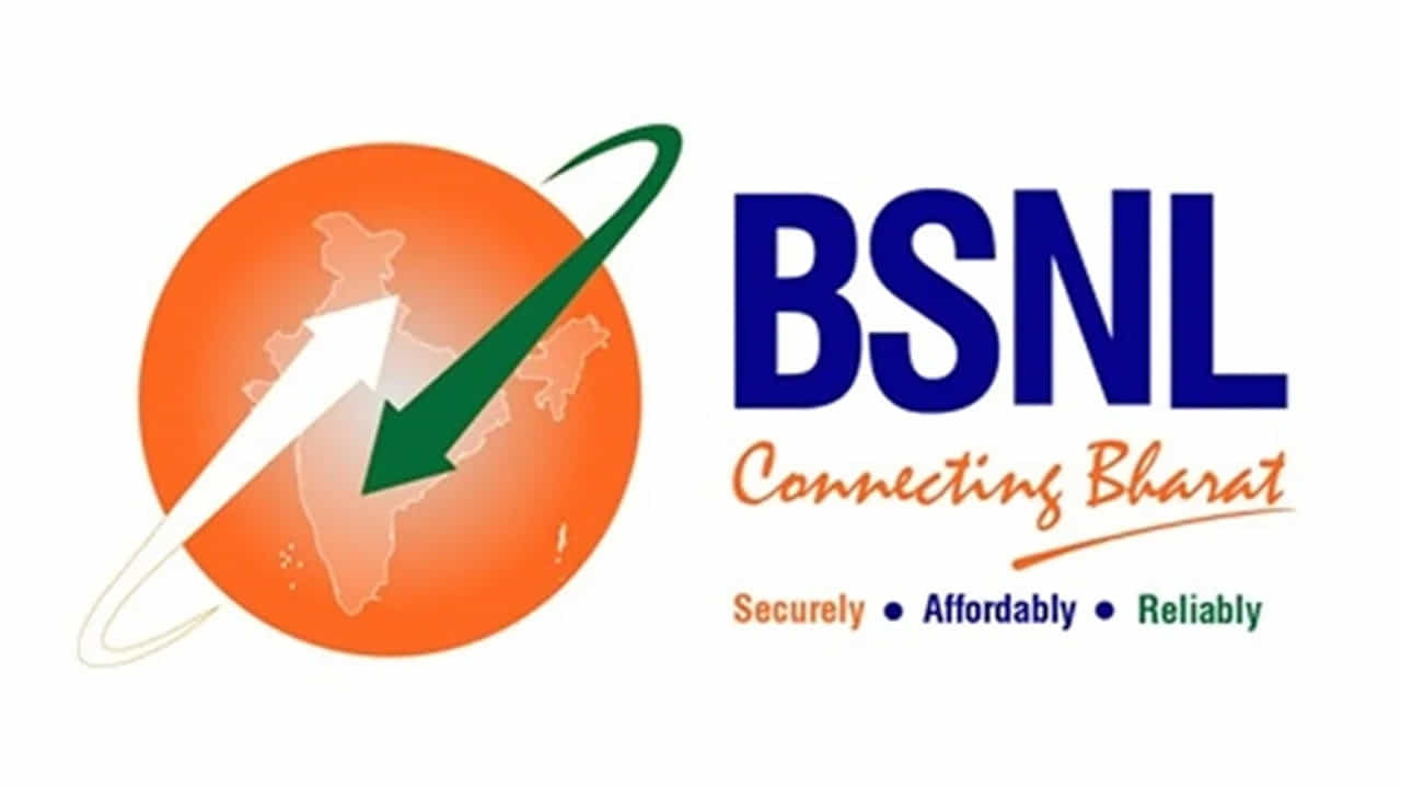 ఈ రూ.485 ప్లాన్ తో BSNL 72 రోజుల చెల్లుబాటును అందిస్తోంది. అదనంగా ఈ ప్లాన్ అన్ని నెట్వర్క్లలో అపరిమిత వాయిస్ కాలింగ్ను అందిస్తుంది. మీరు భారీ డేటా వినియోగదారు అయితే ఇది రోజుకు 2.5GB హై-స్పీడ్ డేటాను అందిస్తుంది. అందుకే మీకు డేటా ఇబ్బంది ఉండవు.