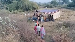 Telangana: గర్భిణీ శవాన్ని అడ్డుకున్న గ్రామ పెద్దలు.. చలిలో ఊరి బయటే అంత్యక్రియలు..!