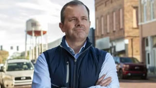 బంగారం అమ్మడం Vs గోల్డ్ లోన్: రెండింటిలో ఏది బెస్ట్..? ఈ లెక్కలు తెలుసుకోండి..