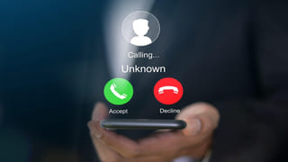 భారీగా ఎగిసిపడిన మంటలు.. కాలి బూడిదైన 10 పడవలు.. అసలు ఏం జరిగిందంటే..?