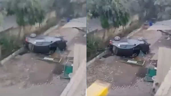 Viral Video: ఫ్లైఓవర్ పై నుంచి పడిపోయిన కారు... ఉత్తరప్రదేశ్లోని ఘజియాబాద్లో ఘటన