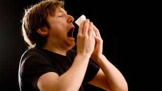 Sneezing: తుమ్మును బలవంతంగా ఆపితే ఏం జరుగుతుందో తెలుసా?
