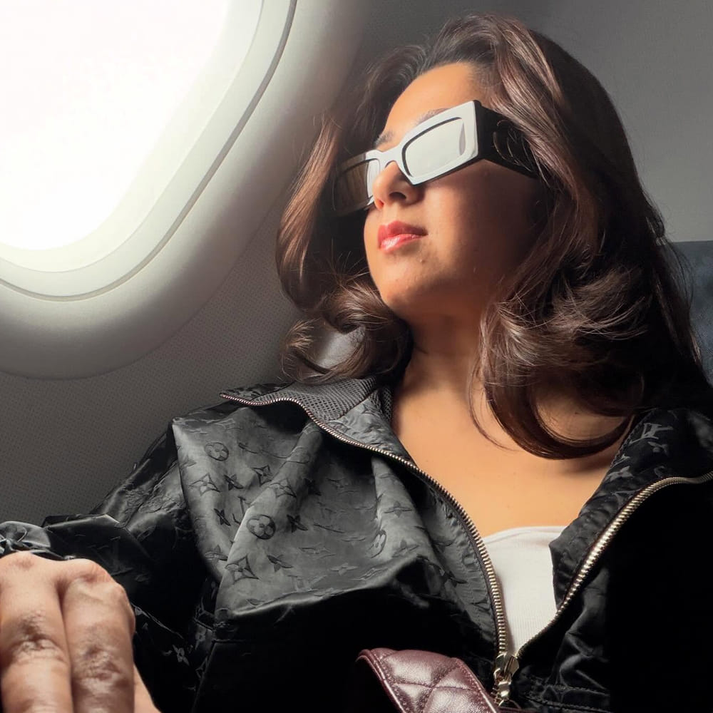 కానీ ఆమె ఎందుకు అంతగా సక్సెస్ కాలేదు అనేది అర్ధంకావడం లేదు.. అది పూర్తిగా బ్యాడ్ లక్ అని చెప్పాలి. ఆమె డెడికేషన్ లెవల్స్ సూపర్ గా ఉంటాయి. సినిమా కోసం ఎంత కష్టమైన చేస్తుంది. దెబ్బలు తగిలి రక్తం వస్తునప్పటికీ పట్టించుకోకుండా నటిస్తూనే ఉంటుంది. శ్రీ ఆంజనేయం, చక్రం లాంటి చిత్రాల్లో కొన్నిసార్లు అలా జరిగింది అని కృష్ణవంశీ చెప్పుకొచ్చారు.