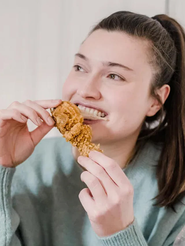 చికెన్‎తో ఎముకలు తినే అలవాటు.. మంచిదా.? చెడ్డదా.?