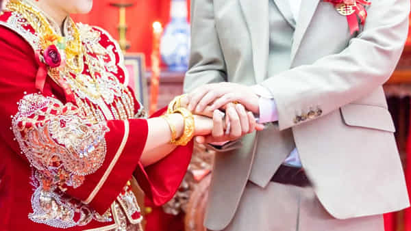అక్కడ పెళ్లి చేసుకుంటే జరిమానా విధిస్తారని తెలుసా? వింత ఆచారం.. సోషల్ మీడియాలో రియాక్షన్ ఏంటంటే?