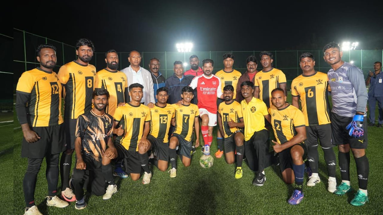 CM Revanth Reddy: మెస్సీతో మ్యాచ్‌ కోసం.. ఫుడ్‌బాల్ ప్రాక్టీస్ చేసిన సీఎం రేవంత్ రెడ్డి!