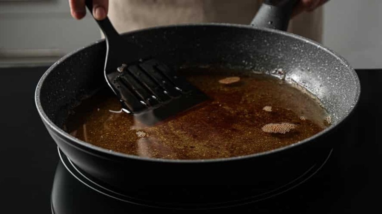 Cooking Oil: వంట నూనెను పదే పదే వేడి చేసి వాడుతున్నారా? ఎంత ప్రమాదమో తెలుసా