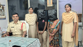 తల్లికూతురు మామూలోళ్లు కాదు.. పోలీసులకే చుక్కలు చూపించారు..