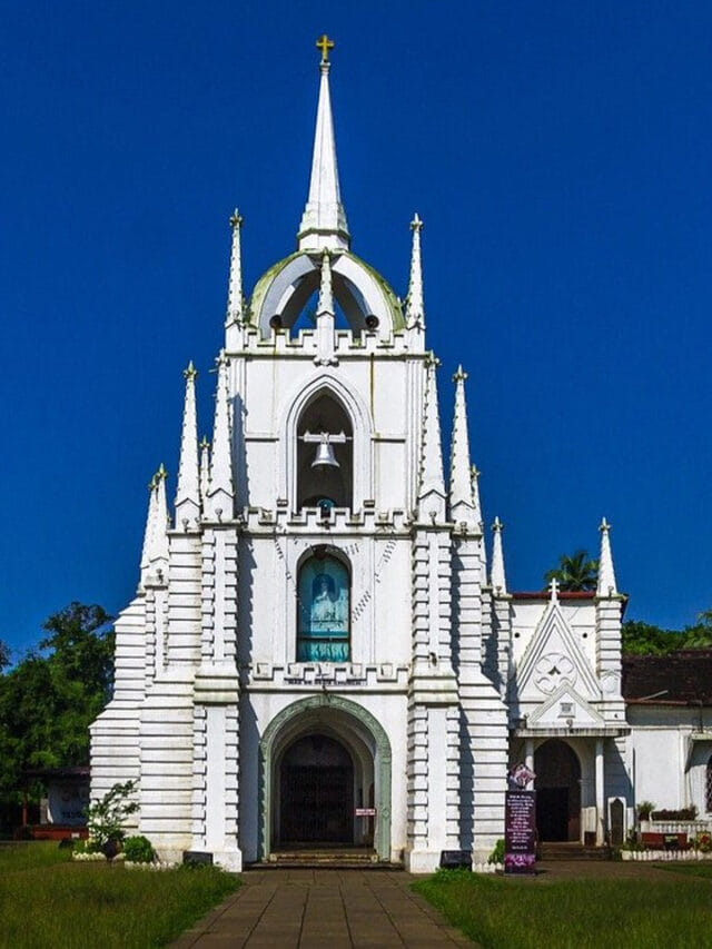 క్రిస్టమస్‌‌కు గోవా వెళ్తున్నారా…అయితే అక్కడ తప్పక చూడాల్సిన అందమైన చర్చిలు ఇవే!