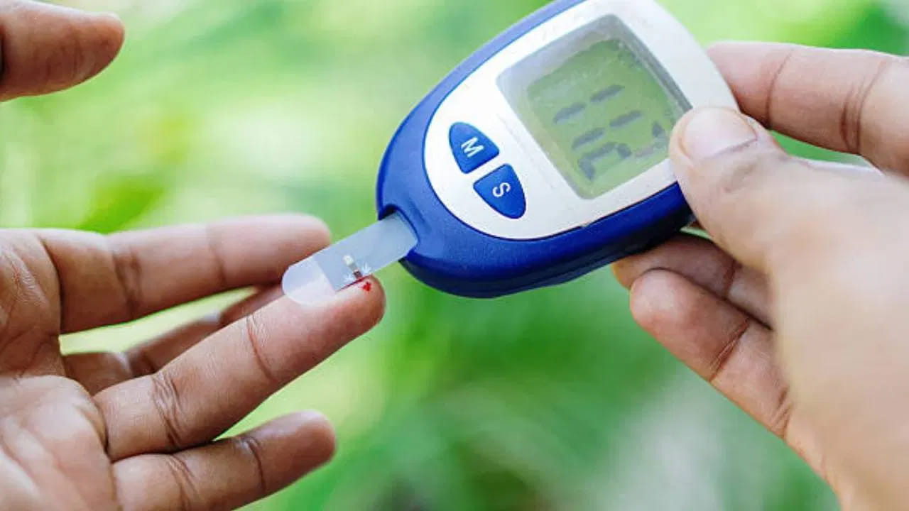 ముఖ్యంగా పెసర పప్పు ఆరోగ్యానికి చాలా మేలు చేస్తుంది. మీ ఆహారంలో పెసర పప్పును కూరగాయలు, ఇతర సలాడ్‌లతో కలిపి విరివిగా తీసుకోవచ్చు. ఆరోగ్యంగా ఉండటానికి ఇది చాలా ముఖ్యం. 