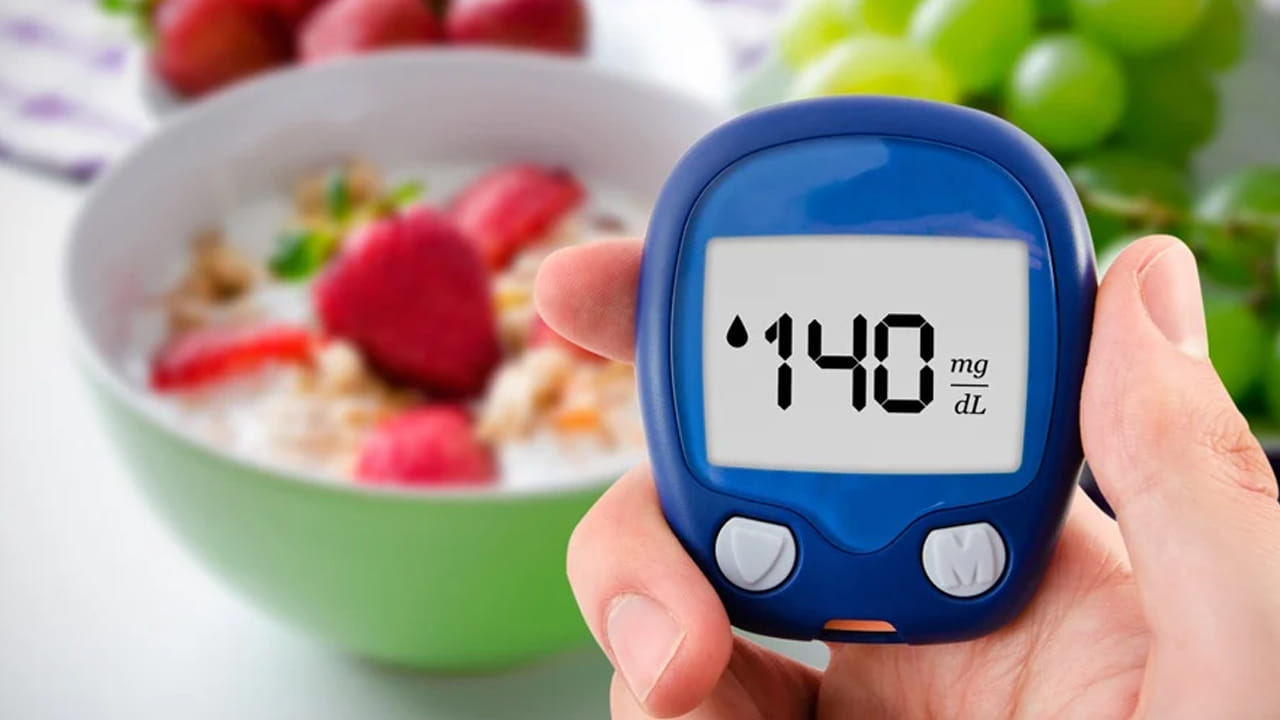 నేటి కాలంలో ఆరోగ్యాన్ని జాగ్రత్తగా చూసుకోవడం సవాలుగా మారింది. వాతావరణం మారినప్పుడు అది ఆరోగ్యంపై ప్రత్యక్ష ప్రభావాన్ని చూపుతుంది. అటువంటి పరిస్థితిలో అదనపు జాగ్రత్తలు తీసుకోవడం అవసరం. 