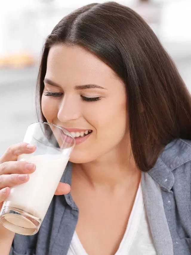 పాలతో కలిపి ఇవి తిన్నారంటే.. రిస్క్ మీకే.. దూరం పెట్టాల్సిందే..