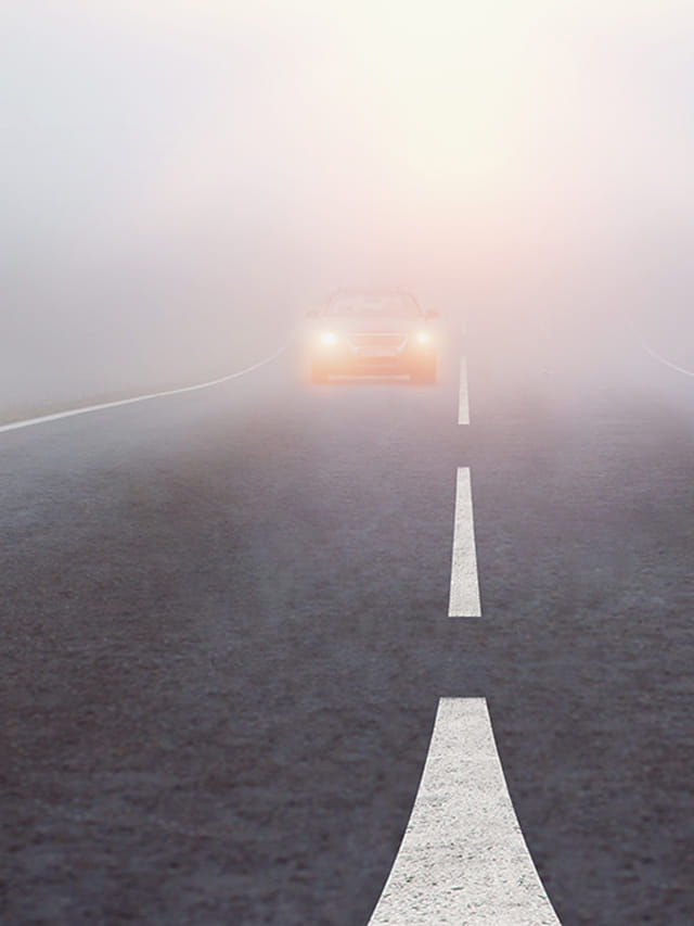 పొగమంచు కమ్మేస్తోంది.. సేఫ్ డ్రైవింగ్ కోసం పాటించాల్సిన టిప్స్ ఇవే!