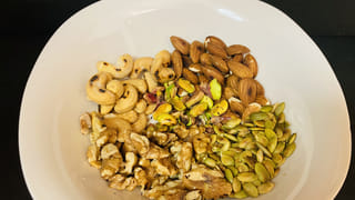 జొన్న రొట్టె బాగా పొంగుతూ పూరీలా మెత్తగా రావాలంటే.. ఈ సీక్రెట్‌ టిప్స్‌ ట్రై చేయండి.. చపాతీ కంటే సూపర్​ సాఫ్ట్​!