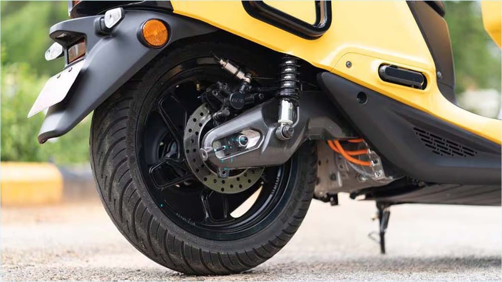 Electric Scooter: కేవలం రూ.15 వేలు చెల్లించి ఎలక్ట్రిక్ స్కూటర్ తీసుకెళ్లండి.. రూ.22,500 డిస్కౌంట్‌.. ఈనెల 31 వరకే ఛాన్స్‌!