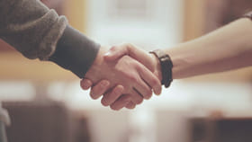 ఈ ఒక్క సైకాలజీ ట్రిక్‌తో మీ శత్రువులను మిత్రులుగా మార్చుకోండి!