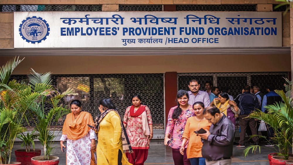 EPFO: మీకు ఒకటి కంటే ఎక్కువ PF అకౌంట్లు ఉన్నాయా? వాటిని విలీనం చేయడం ఎలా?