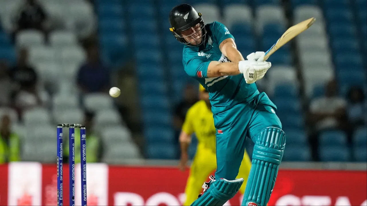 ఫిన్ అల్లెన్ – ఈ న్యూజిలాండ్ ఆటగాడు IPL 2026 వేలం కోసం తన బేస్ ప్రైస్ను రూ. 2 కోట్లుగా నిర్ణయించాడు. KKR అతన్ని ఆ ధరకు సొంతం చేసుకుంది.