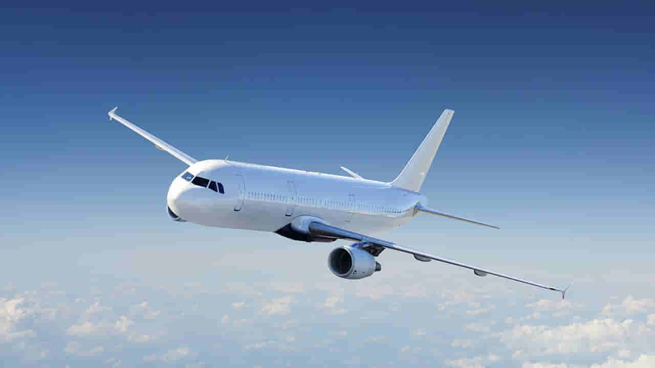 ఆ కంపెనీకి చెందిన 1200 విమానాలు రద్దు..! దర్యాప్తు ప్రారంభించిన DGCA