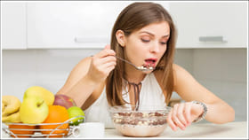 ఖాళీ కడుపుతో వీటిని తిన్నారో మీ పని అయిపోయినట్లే.. ఈ సమస్యలు..