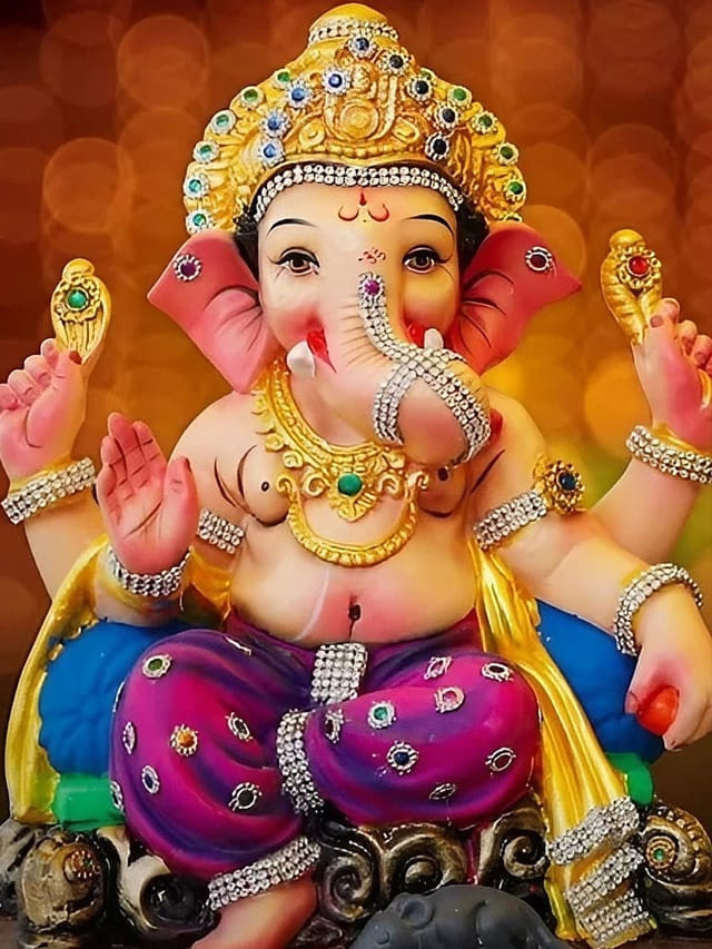 మీ ఇంటిలో సంపద పెరగాలా?.. అయితే గణేశుడి ఈ పేర్లు జపించాల్సిందే!