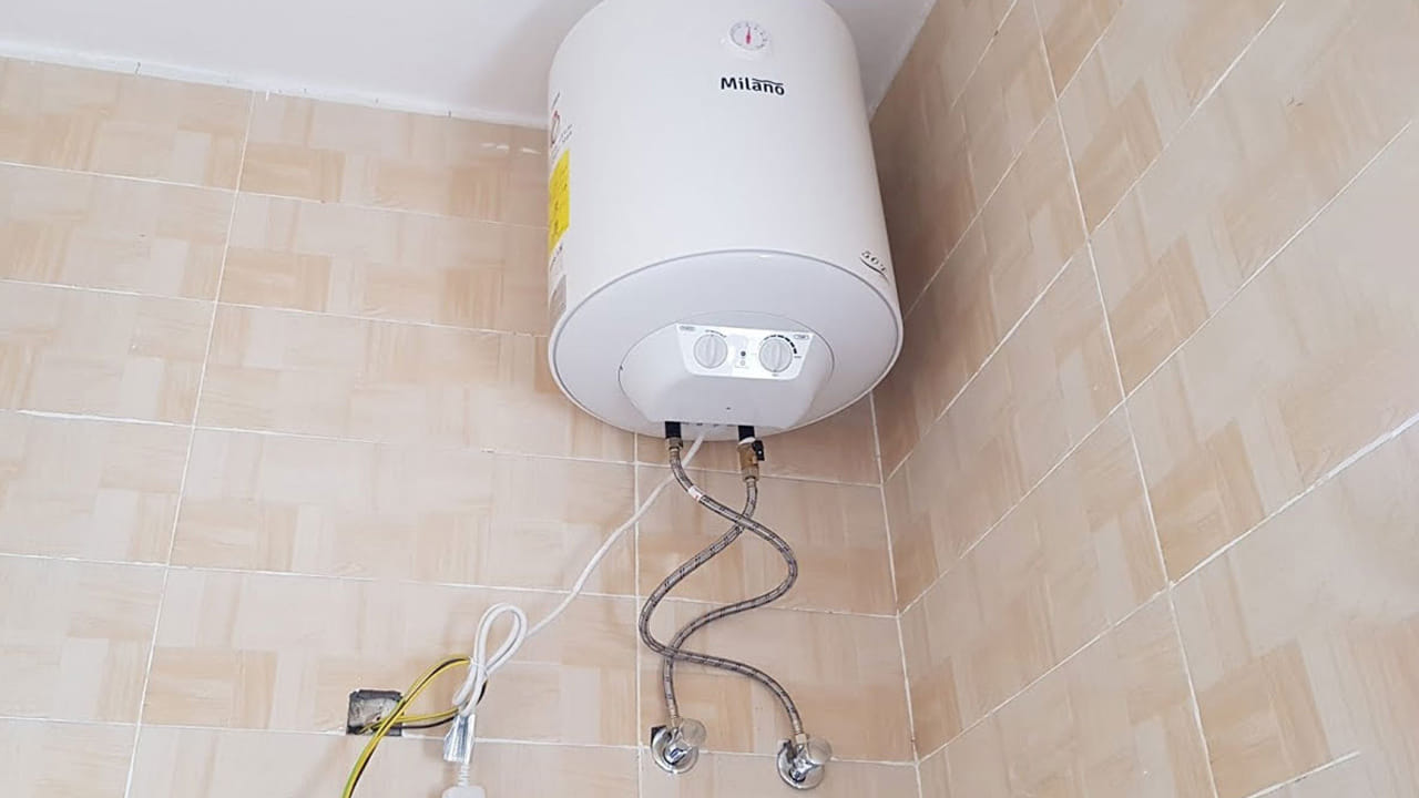 గీజర్ వాడేవారికి బిగ్ అలర్ట్..! ఈ 5 సిగ్నల్స్ కనిపిస్తే వెంటనే గీజర్ మార్చేయండి!