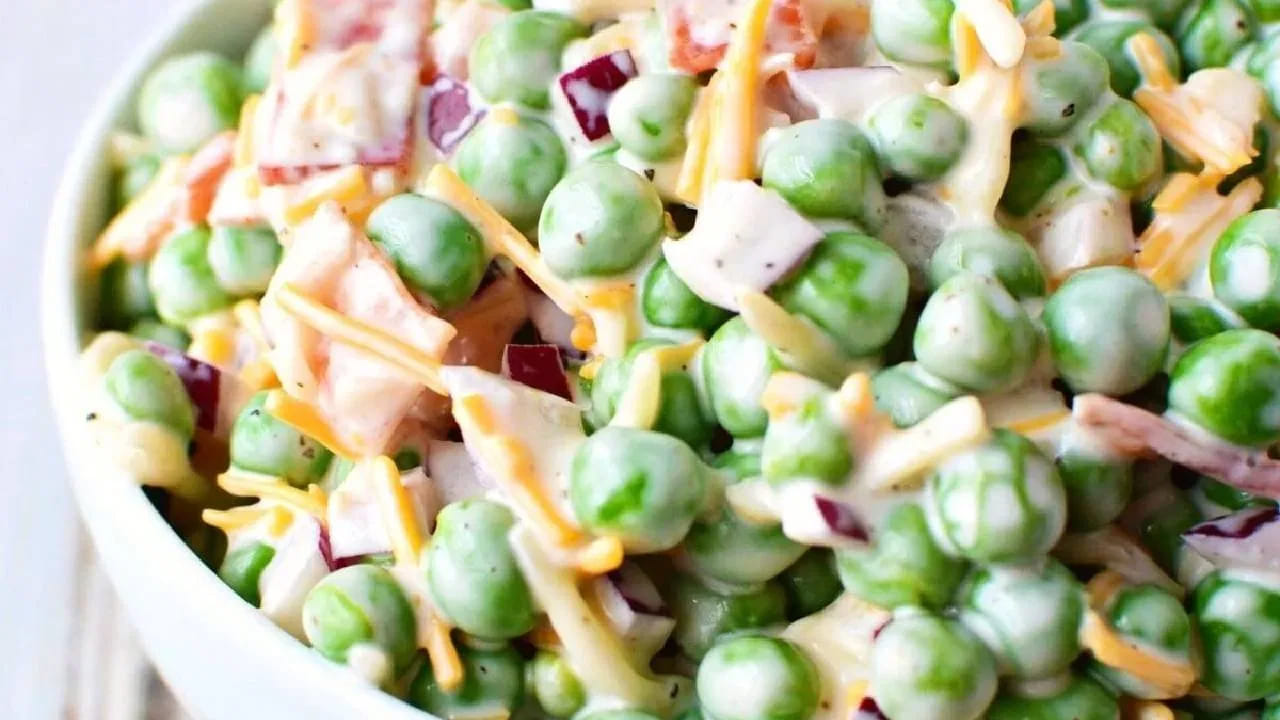 మీ రోజువారీ ఆహారంలో బఠానీలను చేర్చుకోవడం వల్ల అనేక ఆరోగ్య సమస్యలను నివారించవచ్చు. బరువు తగ్గడానికి ప్రయత్నిస్తున్న వారికి పచ్చి బఠానీ ప్రయోజనకరంగా ఉంటుంది.