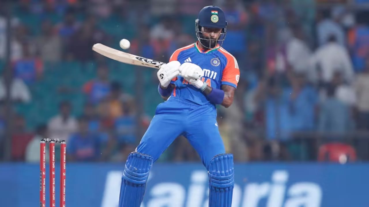 Hardik Pandya : రెండు నెలలు క్రికెట్‎కు దూరమైనా ఫైర్ తగ్గలే..42 బంతుల్లో 77 పరుగులు..టీ20 సిరీస్‌కు లైన్ క్లియర్