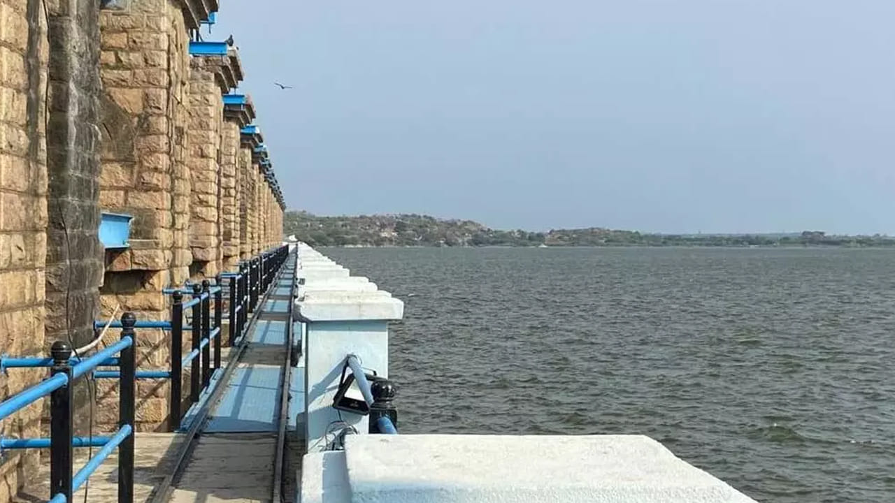 వీటితో పాటు టూరిస్టులు కోరుకుంటే హిమాయత్ నగర్‌లోని శ్రీ వేంకటేశ్వర స్వామి ఆలయాన్ని కూడా సందర్శించొచ్చు. ఈ ట్రిప్‌కు శుక్రవారం రోజున వెళ్తే నగరంలోని అన్ని మ్యూజియమ్స్‌ను చూడలేరు. వీటికి బదులు నెహ్రూ జూ లాజికల్ పార్కును సందర్శించొచ్చు.