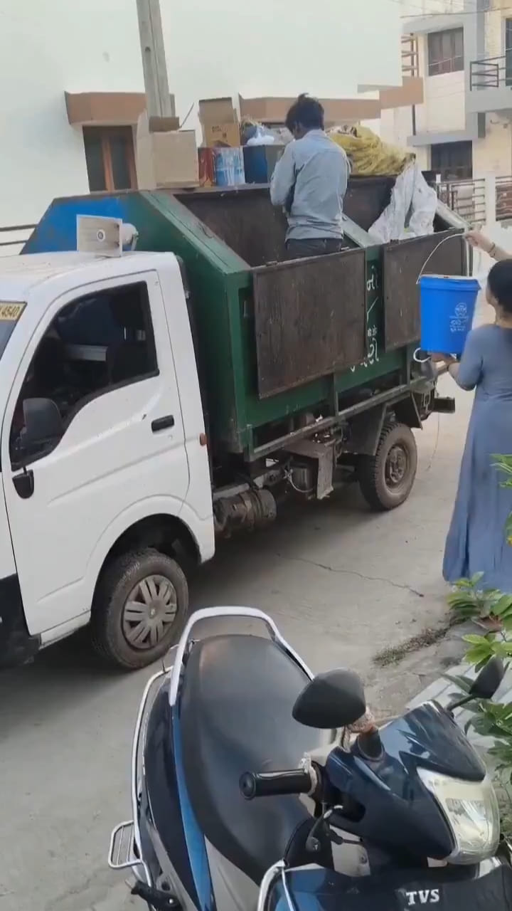 Viral Video: గొప్ప మనసు.. ఆ మహిళ చేసిన పనికి ఫిదా కావాల్సిందే..!