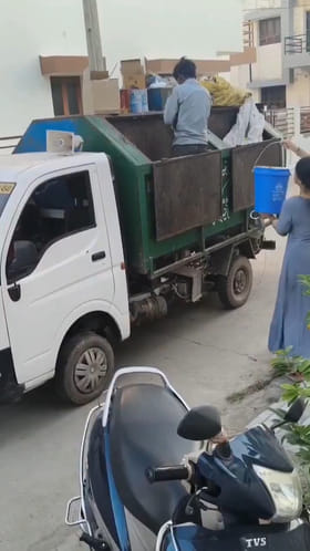 Viral Video: గొప్ప మనసు.. ఆ మహిళ చేసిన పనికి ఫిదా కావాల్సిందే..!