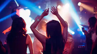 ఆ హీరో వద్దన్నాడు తారక్ బ్లాక్ బస్టర్ కొట్టేశాడు.. సింహాద్రి సినిమాను వదులుకున్న  స్టార్ హీరో..