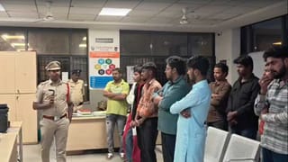 Telangana: ఊరిని ఎవరు ఉద్దరిస్తారు.. సర్పంచ్ బరిలో ఎంబీబీఎస్ స్టూడెంట్.. అదే నా ధ్యేయమంటూ..