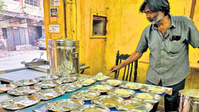 రూపాయ్‌కే టిఫిన్.. ఎక్కడో కాదు సికింద్రాబాద్ రైల్వేస్టేషన్ దగ్గర