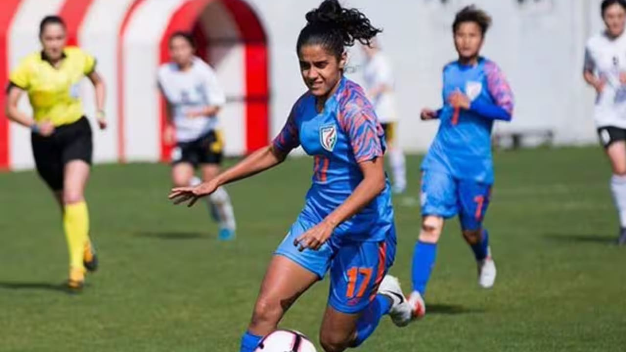 Telangana: దేశంలోనే తొలి మహిళా ఫుట్‌బాల్ అకాడమీ తెలంగాణలో.. గ్లోబల్ సమ్మిట్‌లో..