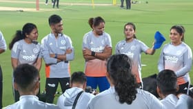 వైజాగ్‌లో టాస్ గెలిచిన భారత్.. అందరి చూపు లేడీ కోహ్లీపైనే..