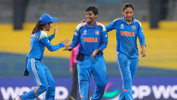 INDW vs SLW: హాఫ్ సెంచరీతో షెఫాలీతో బీభత్సం.. మూడో టీ20లోనూ భారత్దే విజయం.. సిరీస్ కైవసం..