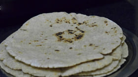 వీరు జొన్న రొట్టెలు అస్సలు తినకూడదు..