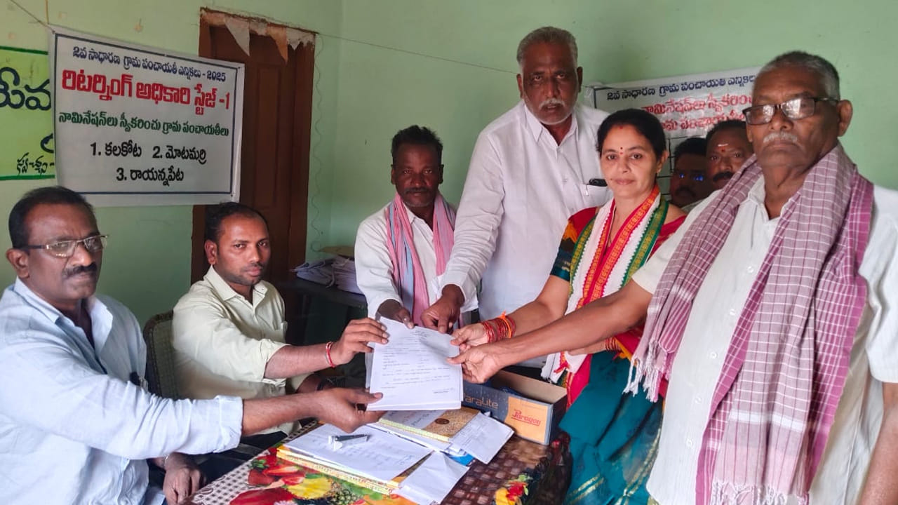 Telangana: రక్తపాతాలు జరిగిన చోట వెల్లివిరిసిన సామరస్యం.. సర్పంచ్ పదవి ఏకగ్రీవం..