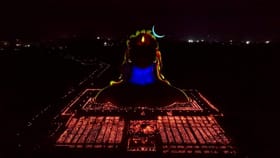 కార్తీక దీపాల నడుమ వెలిగిపోతున్న ఆది యోగి