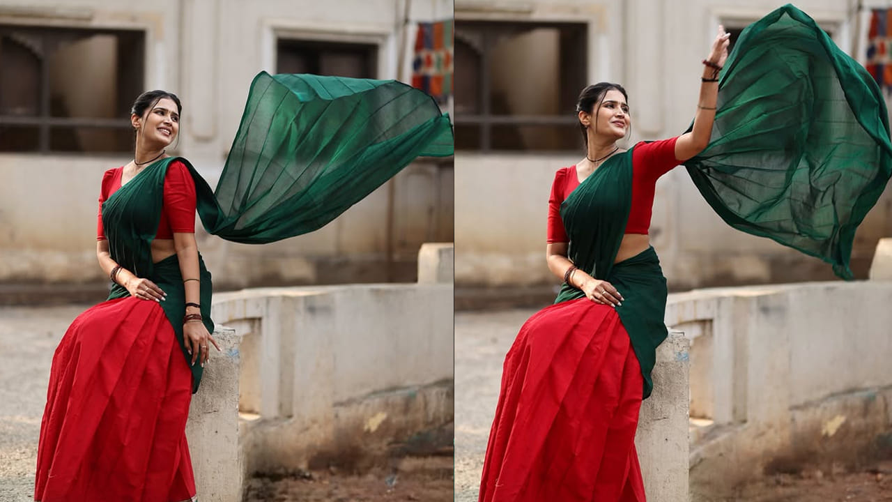 తాజాగా ఈ బ్యూటీ తన ఇన్ స్టాలో బ్యూటిఫుల్ ఫొటోస్ షేర్ చేసింది. అందులో ఈ చిన్నది పరికిణిలో, అందమైన ఆడపిల్లలా పచ్చని చెట్ల మధ్య ఫొటోలకు ఫోజులిచ్చింది. ప్రస్తుతం ఈ ఫొటోస్ ప్రతి ఒక్కరినీ ఆకట్టుకుంటున్నాయి.