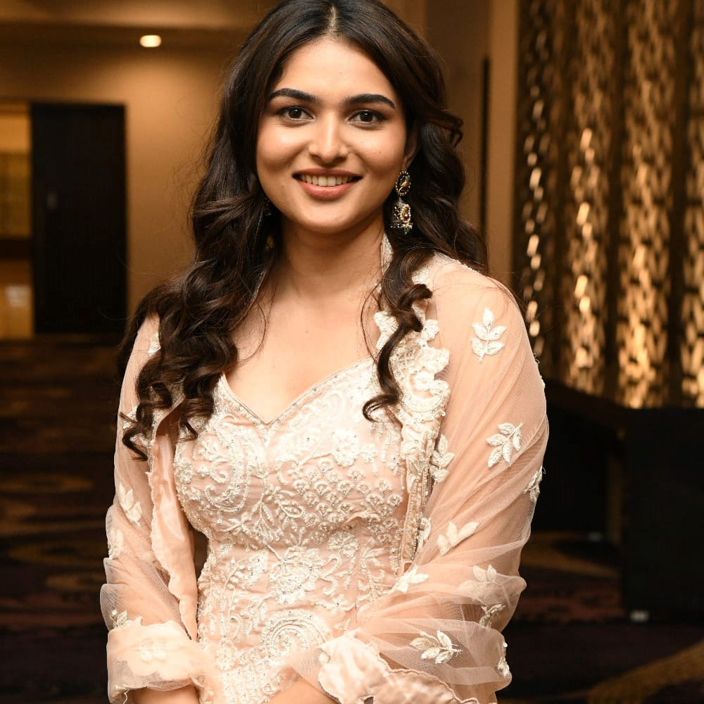 అయితే ఆమె పెద్ది సినిమాలో బిజీగా ఉండటంతో డేట్స్ అడ్జెస్ట్ అవ్వక నో చెప్పిందట. దాంతో ఆమె ప్లేస్ లోకి కాయదు లోహర్ ను తీసుకున్నారని తెలుస్తుంది. ఇక ప్యారడైజ్ విషయానికొస్తే 1980వ దశకంలో సికింద్రాబాద్ ప్రాంత నేపథ్యంలో ఈ సినిమా ఉంటుందని తెలుస్తుంది. ఇప్పటికే ఈ సినిమా నుంచి విడుదలైన పోస్టర్స్ ప్రేక్షకులను ఆకట్టుకున్నాయి. ఈ సినిమాతో నాని మరో హిట్ కొట్టడం ఖాయం అంటున్నారు ఫ్యాన్స్.