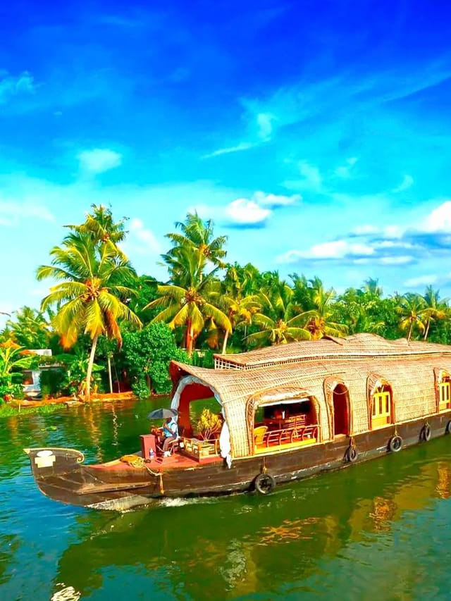 కేరళా వెళ్తున్నారా.. మిస్ అవ్వకుండా చూడాల్సిన ప్రదేశాలివే!