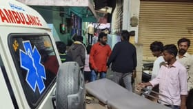 అద్దెదారుడి మృతదేహాన్ని ఇంట్లోకి అనుమతించని యజమాని.. కట్‌చేస్తే..