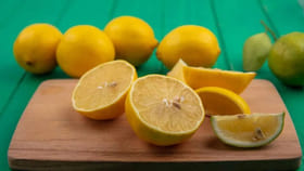 నిమ్మ తొక్క పనికిరాదని పడేస్తున్నారా? ఎన్నెన్ని లాభాలో తెలుసా..