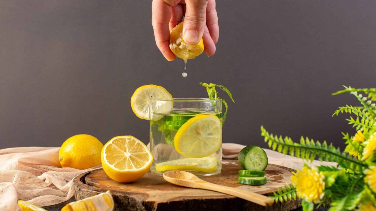 Lemon Water: పరగడుపునే నిమ్మరసం తాగుతున్నారా.. ఈ విషయం తెలుసుకోండి!
